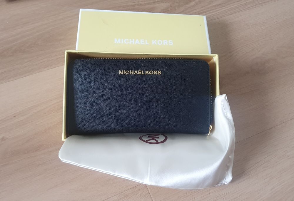 Czarny portfel Michael kors