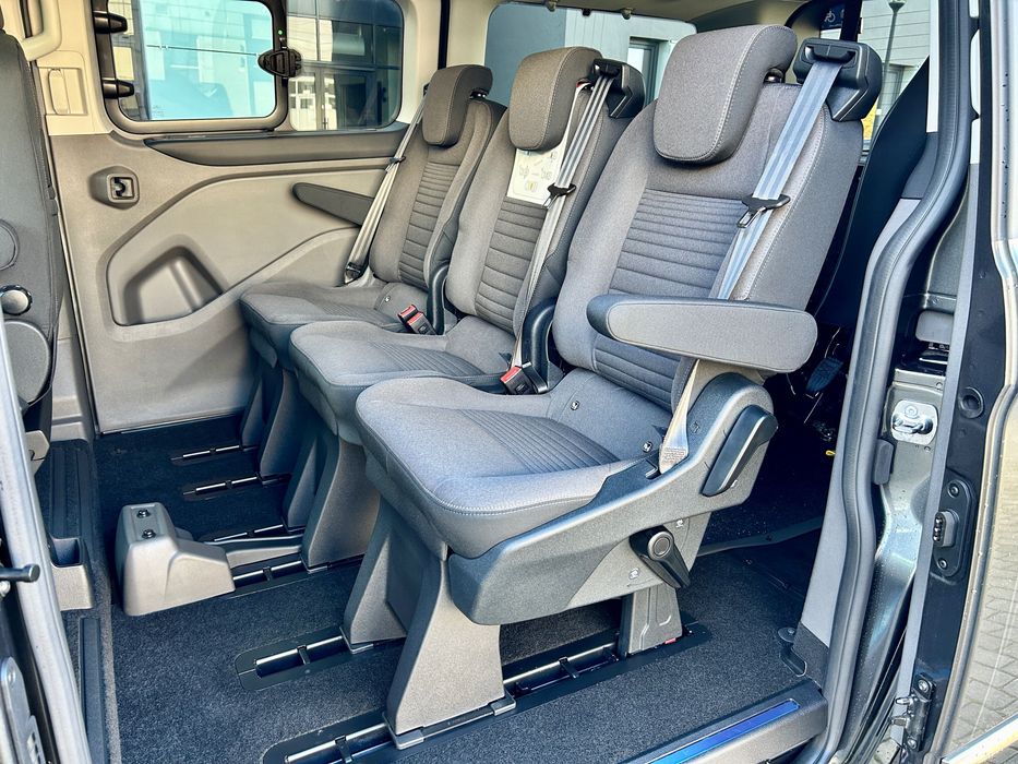 Nowe fotele Ford Tourneo Custom - Ostatnie sztuki (środek/stolik)