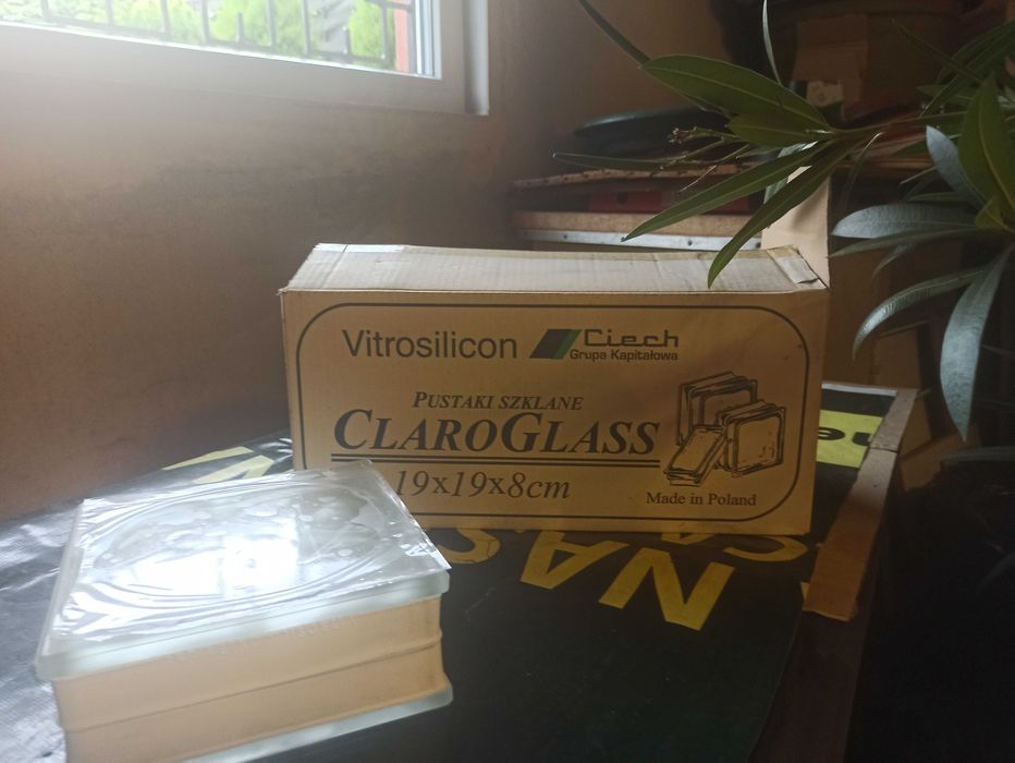 Luxfery, pustaki szklane, mleczne, chmurka, nowe 19cm x19cm x8cm