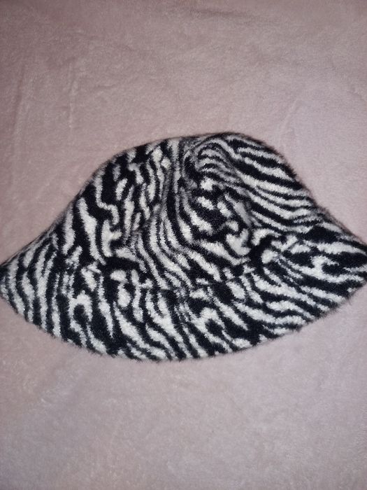 Тепла панамка зебра