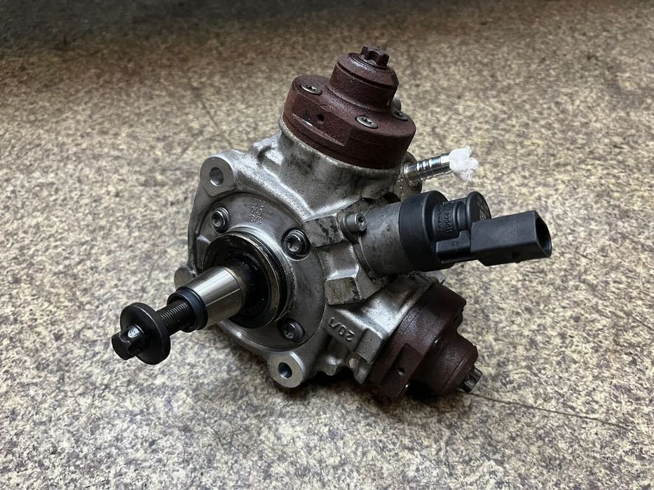 Pompa wtryskowa czujnik BMW X6 E71 40d N57D30B E70 F01 F10 F07 535d BDB OE