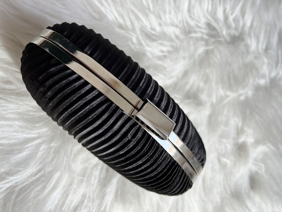 Elegancka mała torebka wizytowa