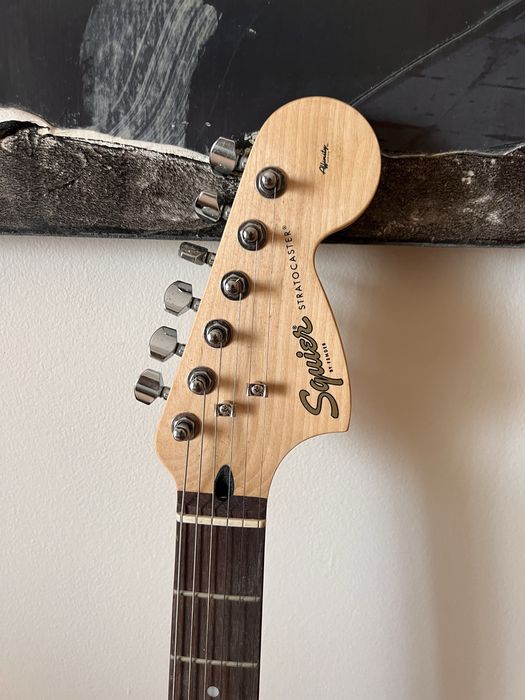 Pack Guitarra Squier Stratocaster + Amplificador Fender