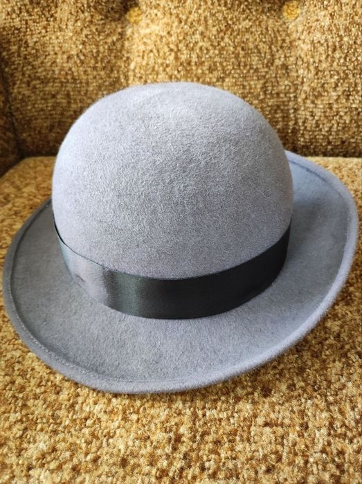 Сірий капелюх. Фетровий капелюх.
