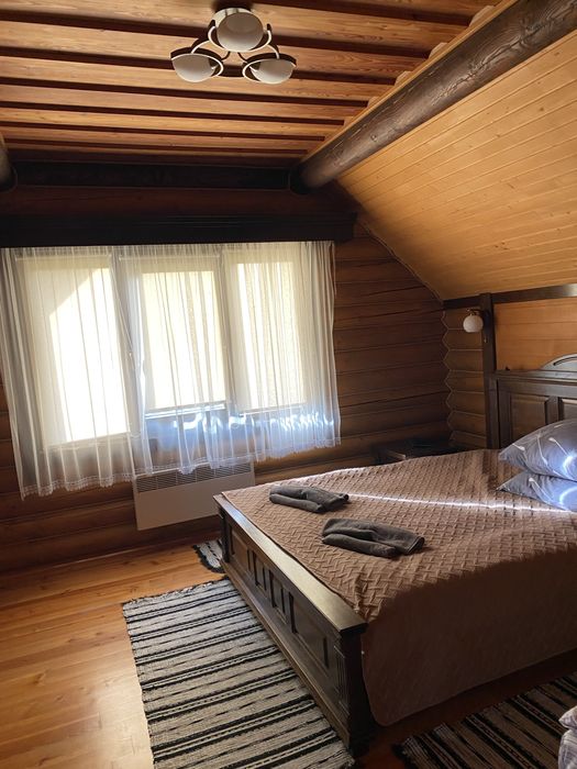 Здається дервяний будинок з банею все є