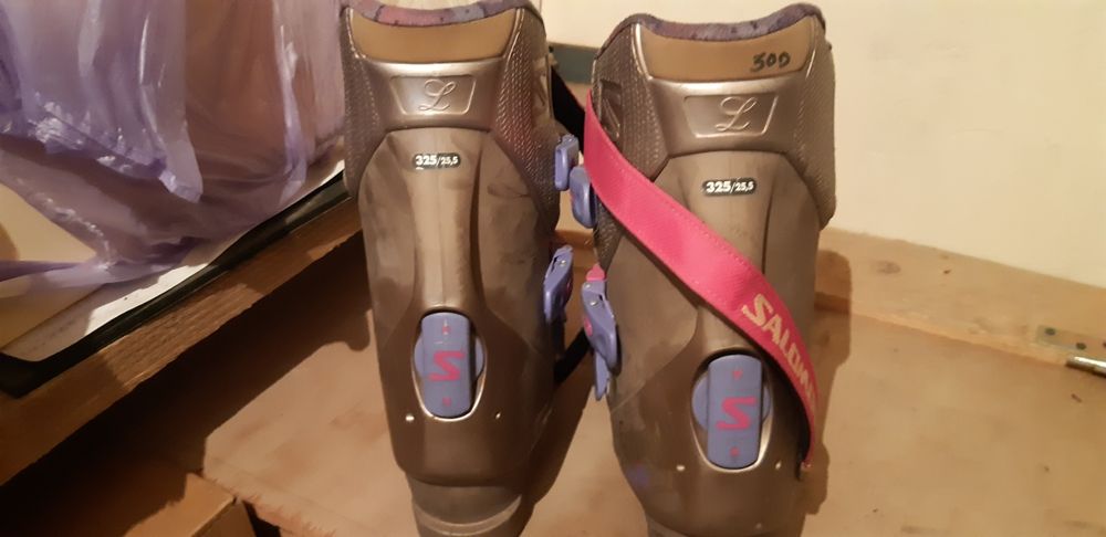 Продам лижні черевики