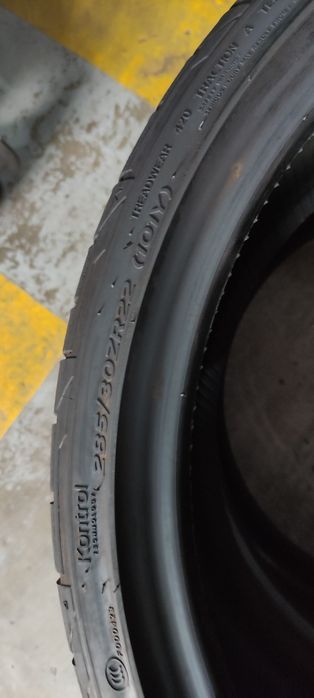 Pneus 285/30/22 hankook semi novos