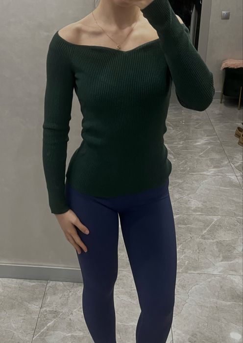 Кофтинка зелена елегантна