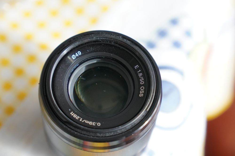 Lente Sony 50mm f/1.8 OSS