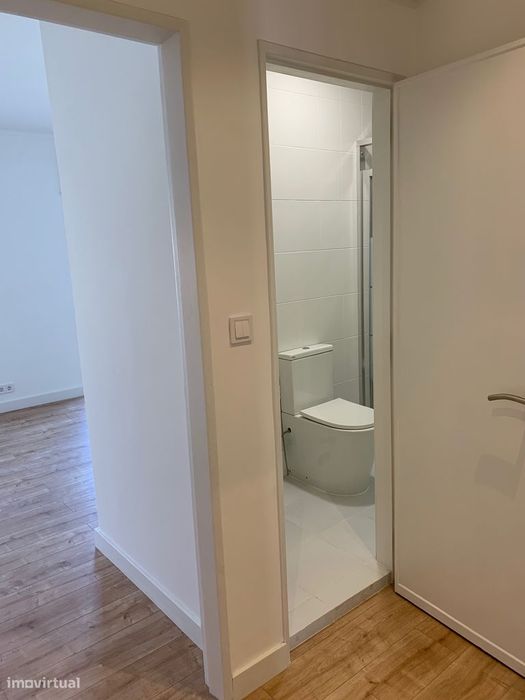 Luminoso apartamento T0 com 37 m2 para arrendar