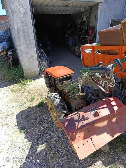 Goldoni de 14 cv com arranque elétrico.