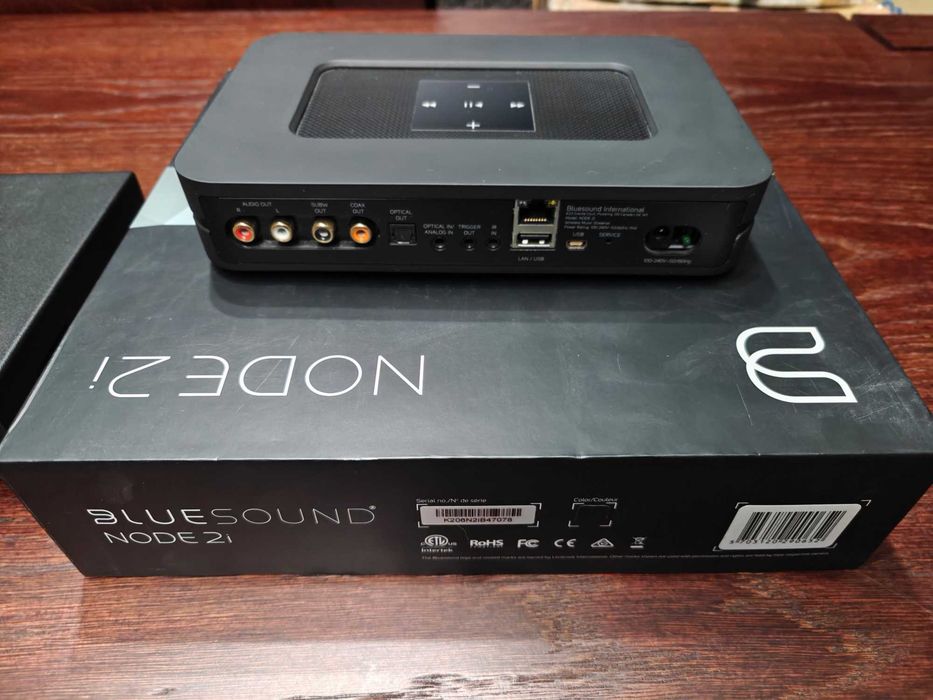 Bluesound Node 2i Streamer wraz zasilaczem Tomanek ULPS mini