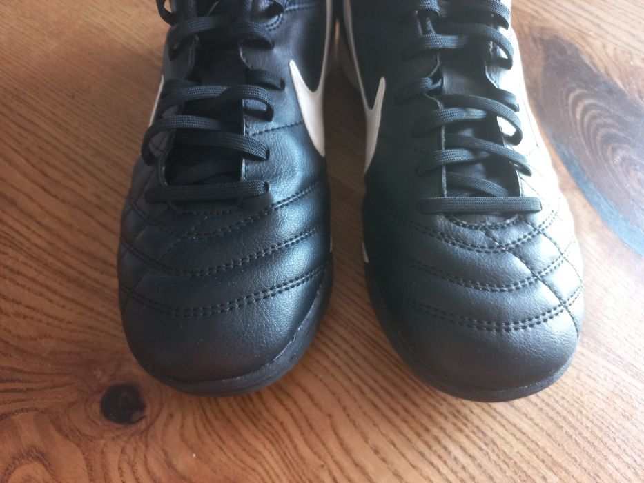 сороконіжки кросівки Nike 35,5 / 24, 5см
