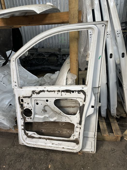 Дверь передняя левая, правая Mercedes Vito 639, Viano