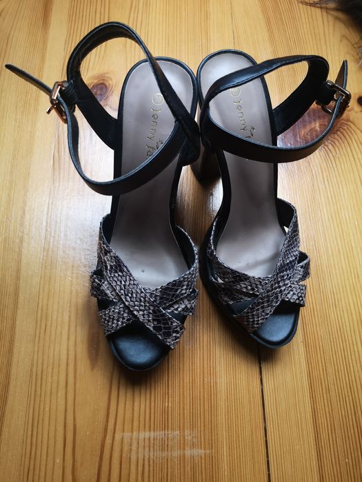 Śliczne buty sandały r. 38 Jenny Feiry jak nowe