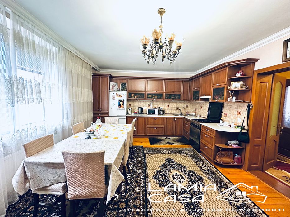 Продаж будинку на 2 родини з 2 різними входами. 3 хв від Г. Майдану