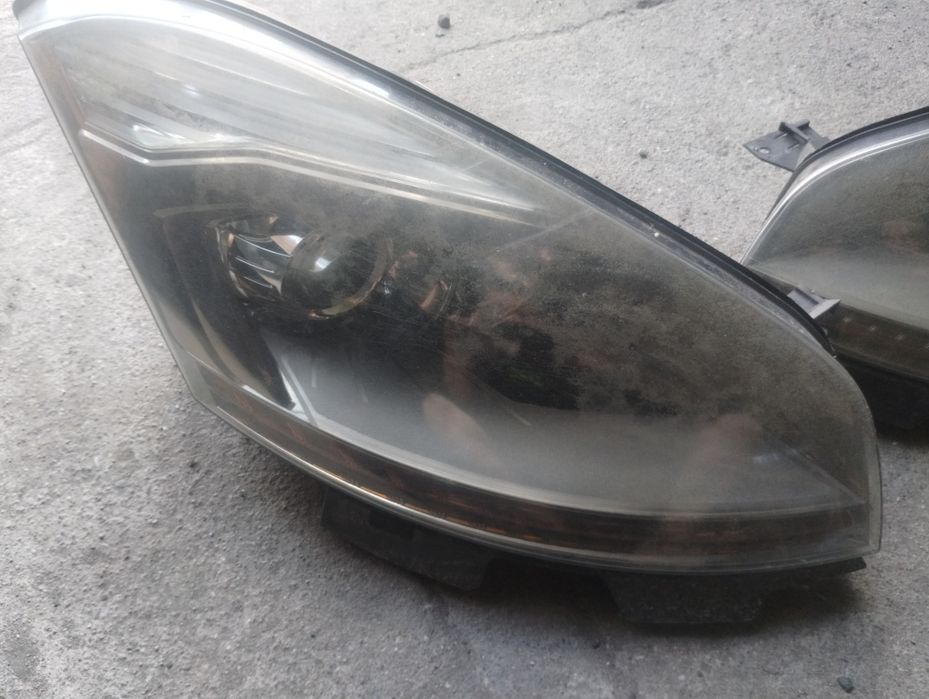 Citroen C4 Picasso grand lampa przód Xenon