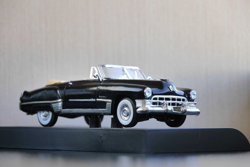 Модель Cadillac Series 62 (1949) 1:32 Signature models