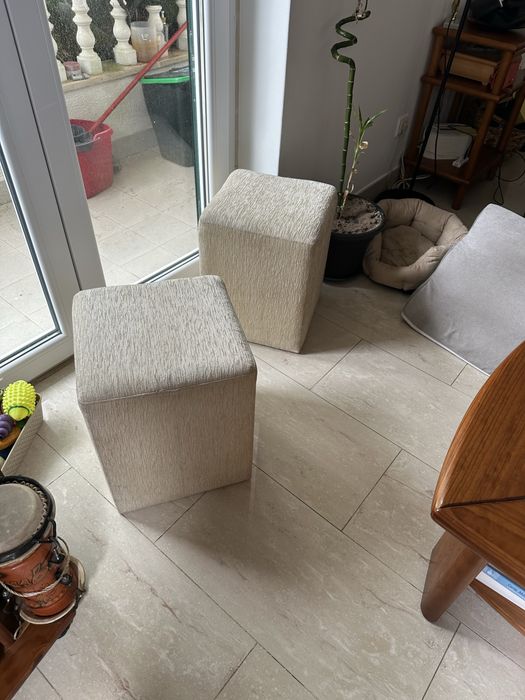 Vendo sofa com puffs