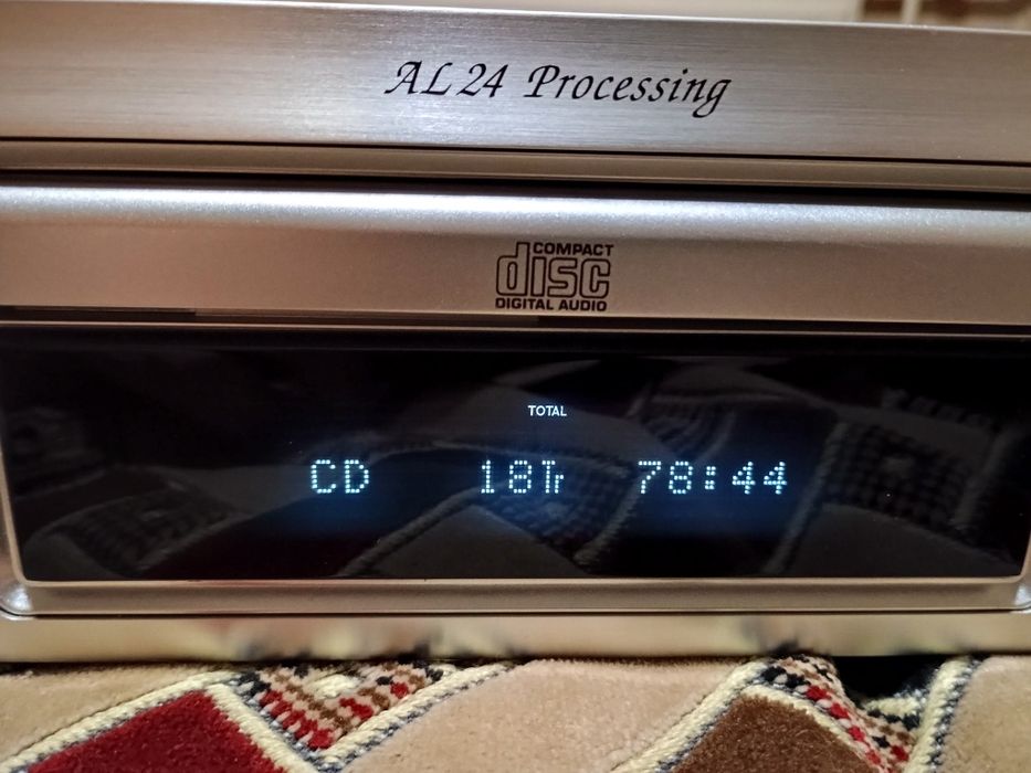 Програвач CD Denon DCD 700 AE