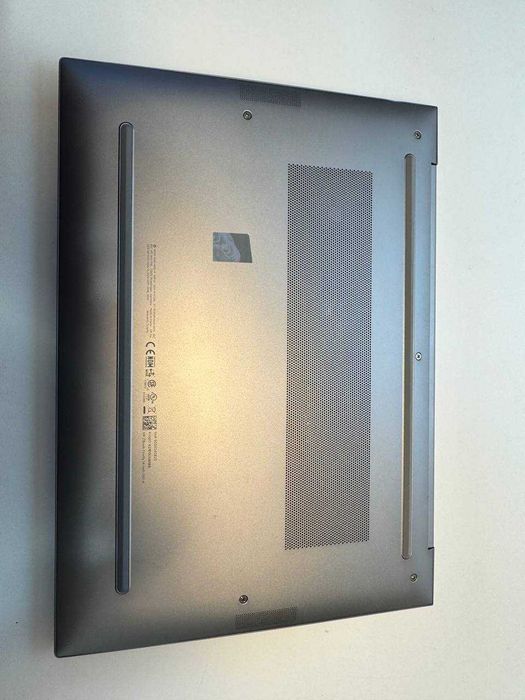 HP zbook firefly 14 g10  Ryzen 5 7640hs, 8 ddr5, 256 на ремонт