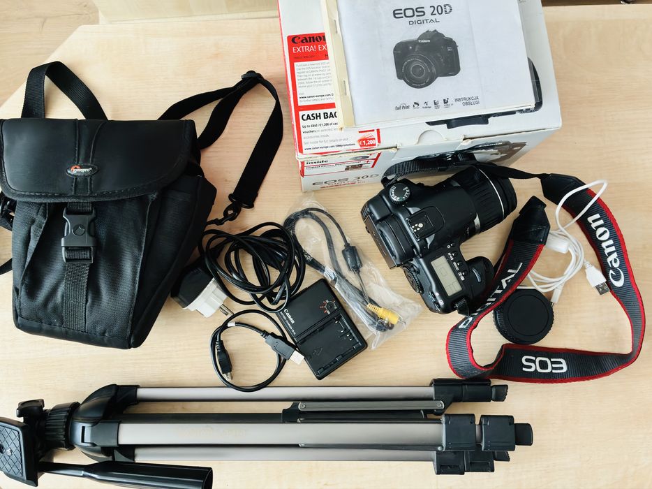 Zestaw fotograficzny: aparat+torba+statyw