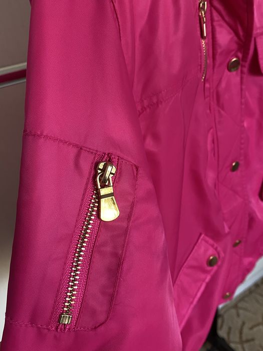 Бомбер яскравого кольору розмір- S, в  ідеальному стані, для красунь