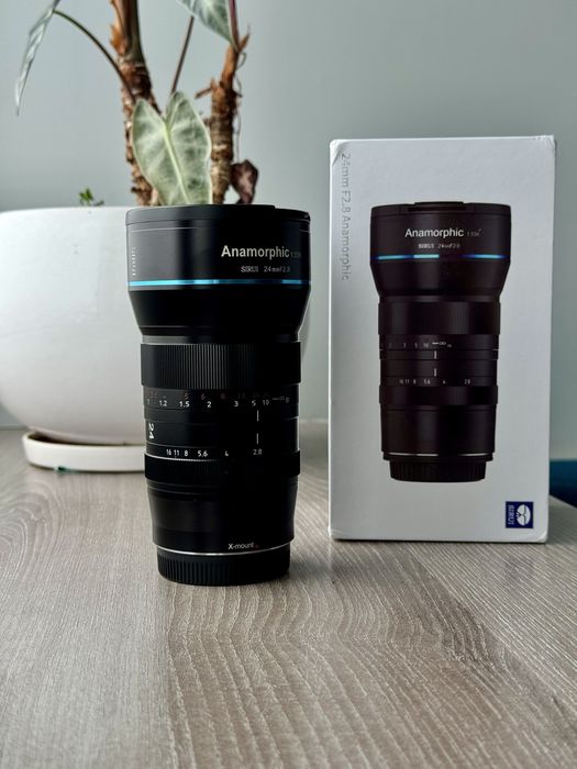 Sirui 24mm f/2.8 Anamorphic 1.33x (Fujifilm X-mount)
