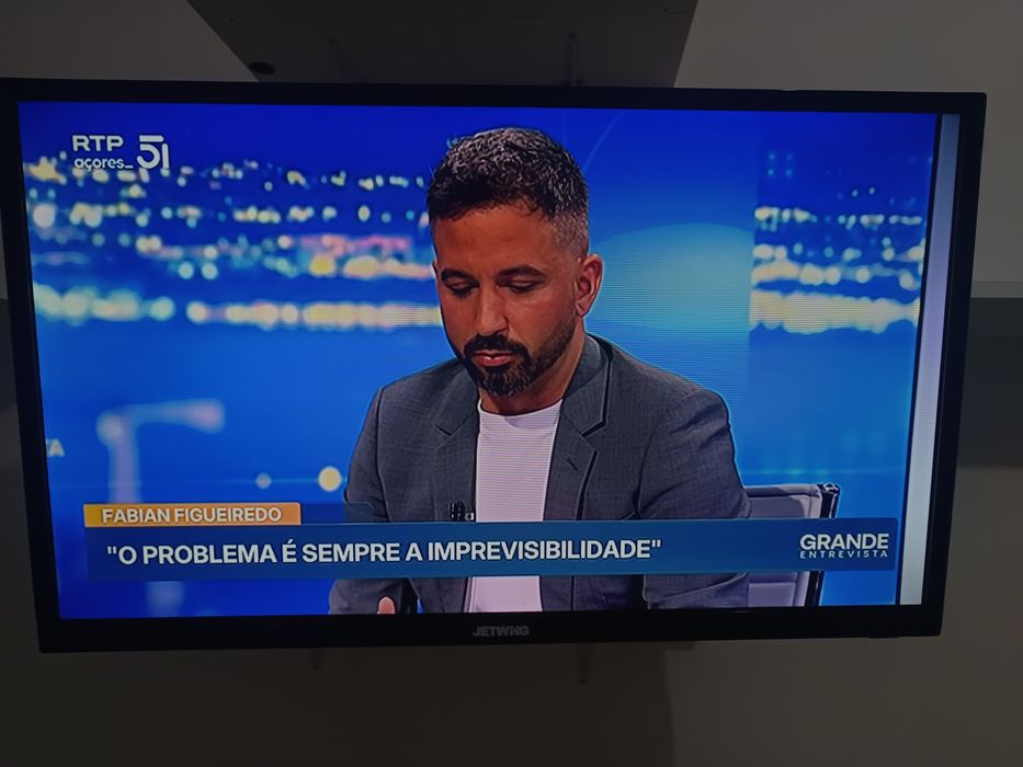 TV 32 " polegadas  Usado