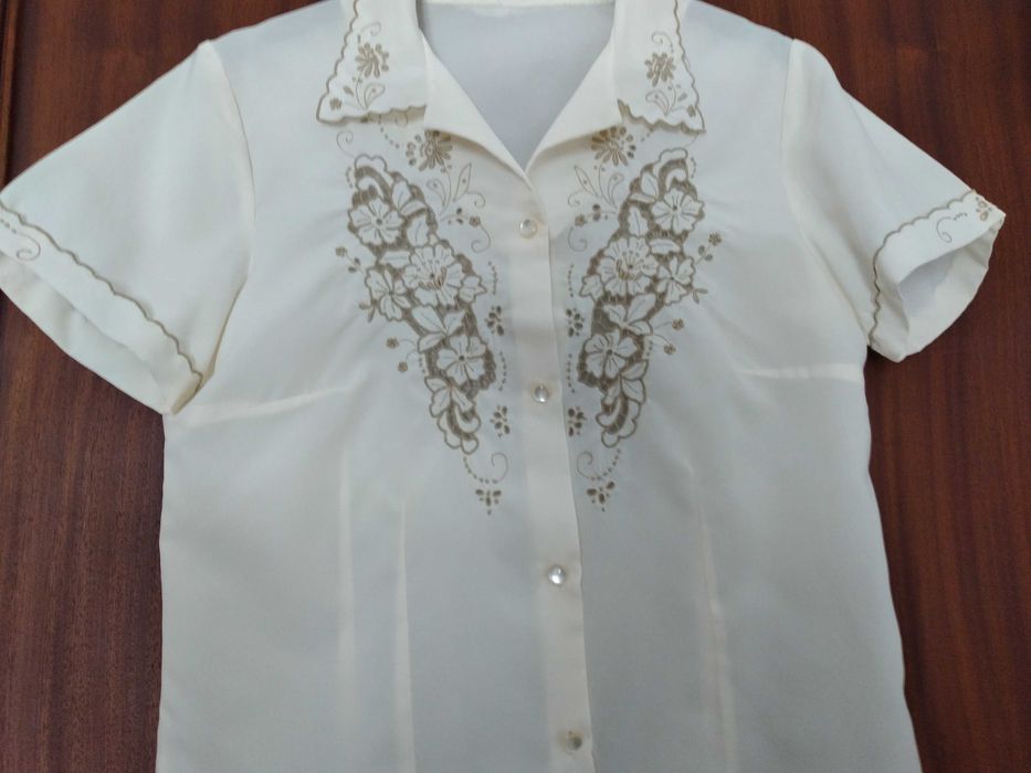 Blusa bordada na Ilha da Madeira