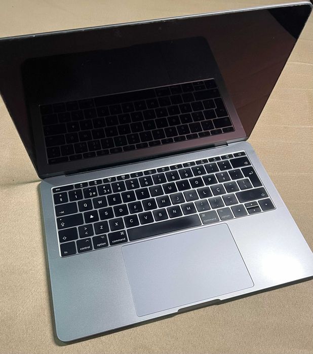 MacBook Pro 13” 2017 (A1708) – 128GB SSD – Bom Estado