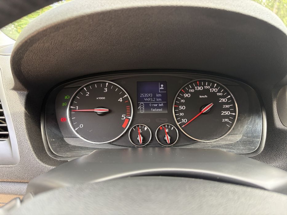 Автопродаж Renault Laguna