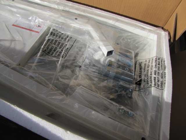 Regał narożny na książki biały 5 poziomów z metalową ramą podłogowy