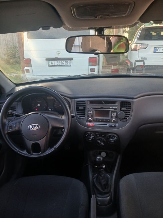 Продаж авто Kia Rio 2010