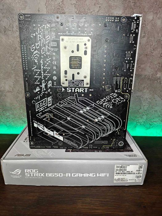 Материнська плата Rog Strix B650-A Gaming Wifi (AM5) 7000-9000 AMD