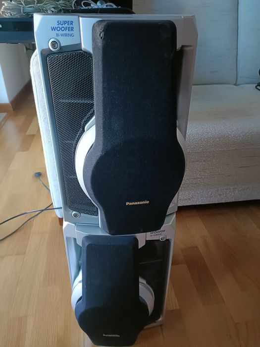 Par de colunas Panasonic Modelo SB-AK28A