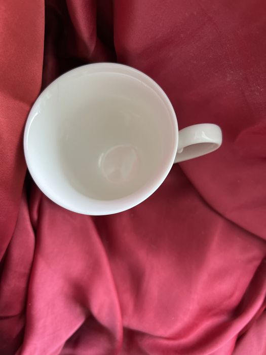 Biały kubek ze srebrnym wzorem Ambition