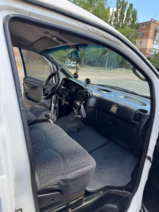 HYUNDAI H-1 2001 VIN KMJWVH7FP1U333398 фото оголошення 3 з 9