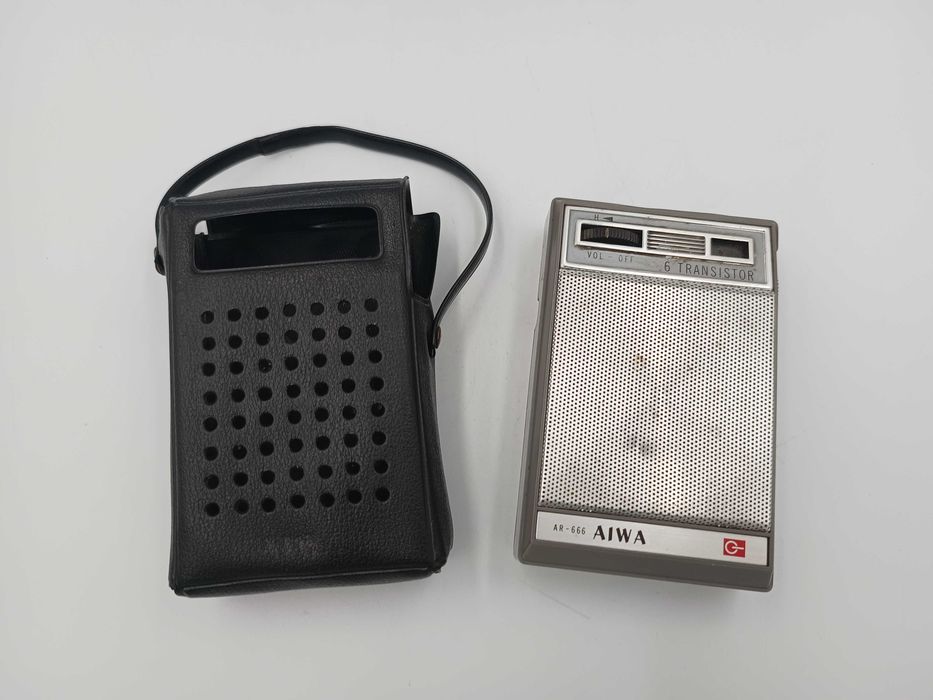 Stare tranzystorowe radio AIWA Ar-666 w etui sprawne