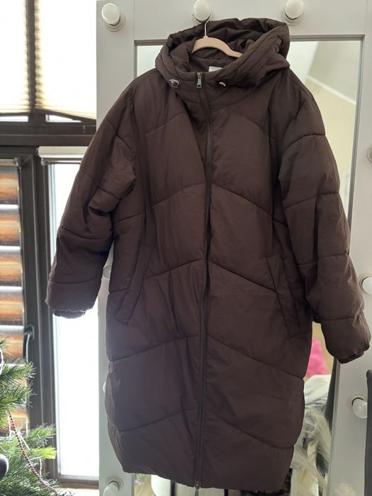Шоколадна куртка пуховик