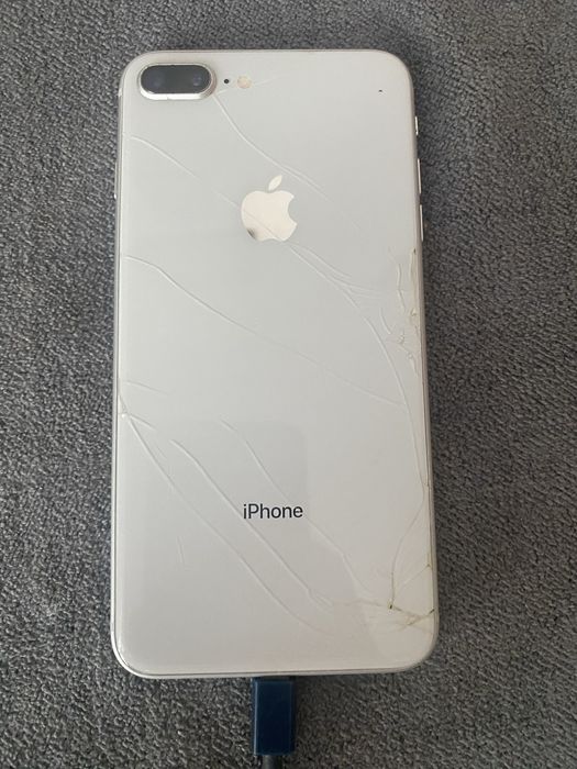 Продам iPhone 8 Plus 64GB