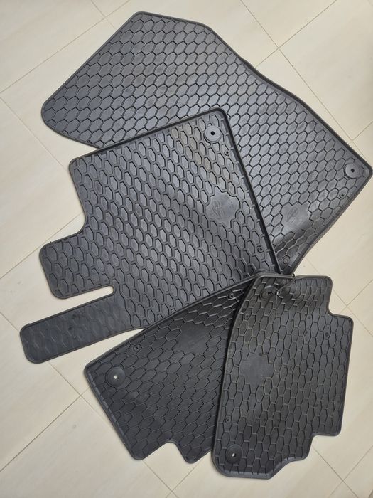 Gumowe dywaniki do audi Q5 2016-2024