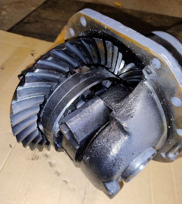 Mechanizm różnicowy, atak przedniego napędu Massey Ferguson 3050