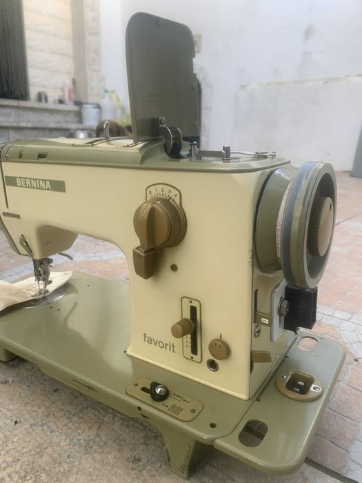 Berlina costura metálica