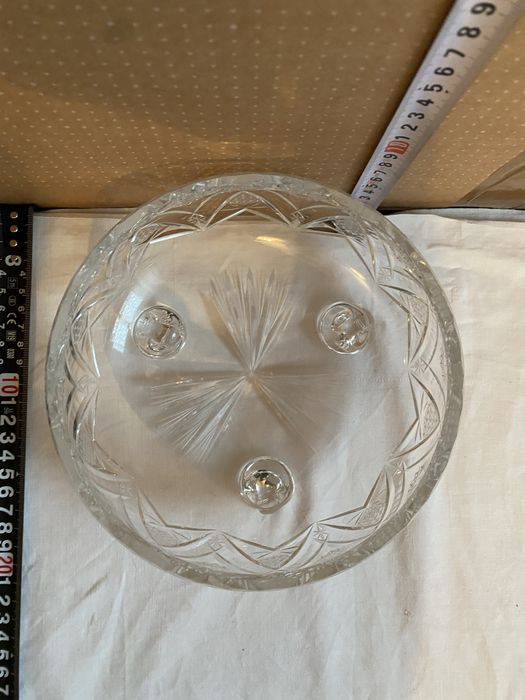 Kryształowa misa na nóżkach – szkło prasowane PRL