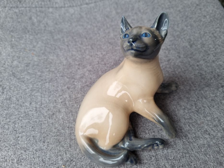 Royal Copenhagen duzy kot porcelanowy stan idealny