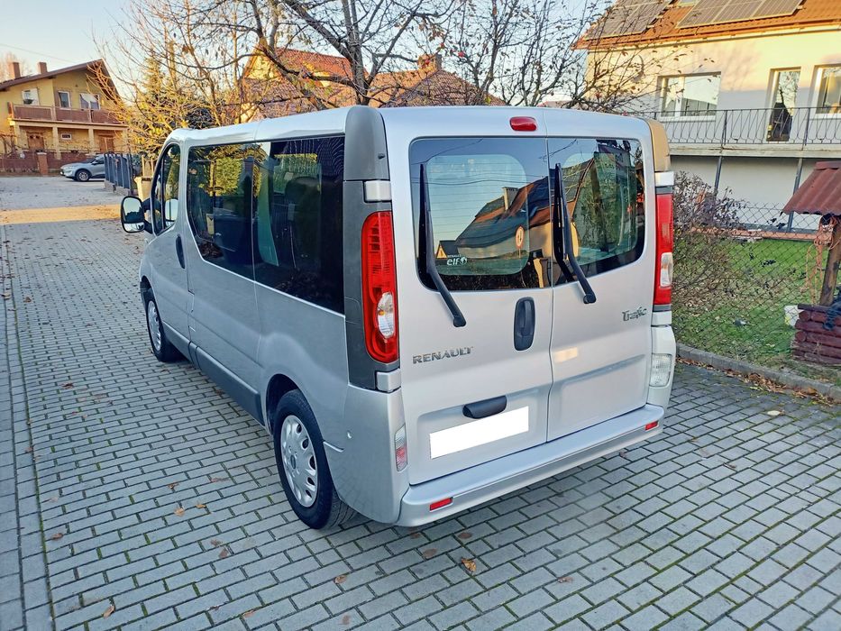 Super Stan! Renault Trafic 2.0 DCI Lift 9 Osób Oryginał