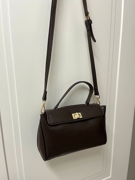 Класична сумка з ремінцем