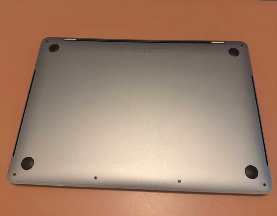 MacBook Pro 13,2 polegadas