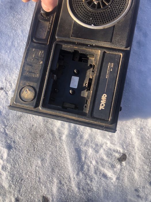 Продам  кассетный магнитофон весна шарп  волна